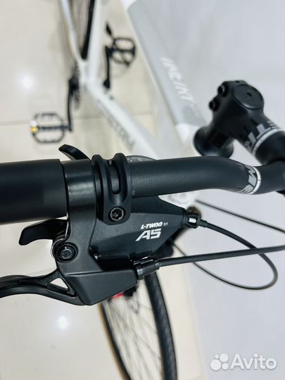 Велосипед на 28 колесах, алюминиевая рама 19