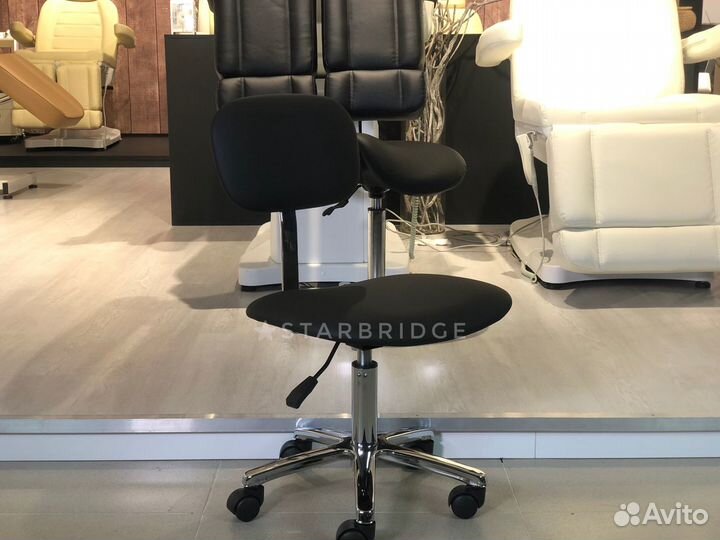 Стул мастера маникюра / педикюра
