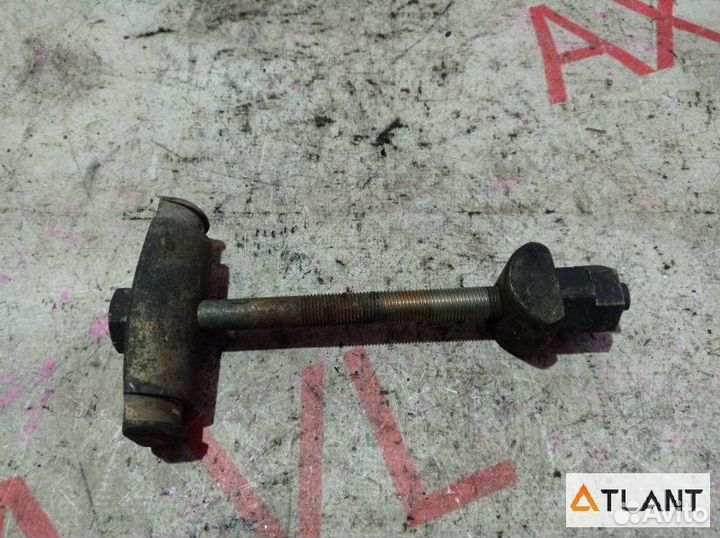 Крепление торсиона toyota dyna