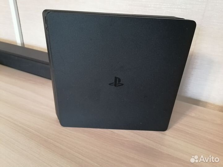PS4 Slim 1Tb +2джоя, игры