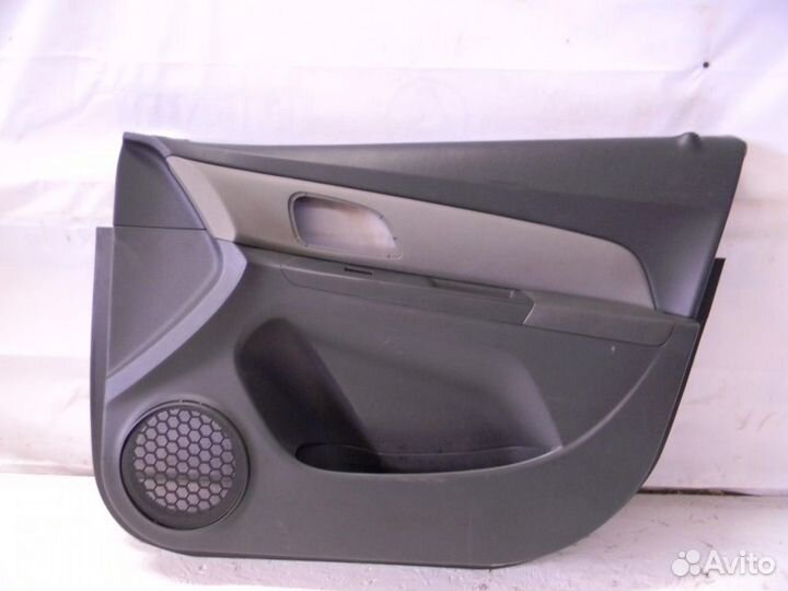 Обшивка двери передней правой Cruze 2009-2016