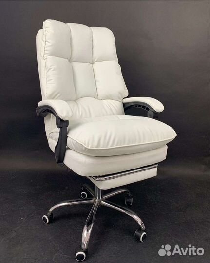 Офисное кресло руководителя