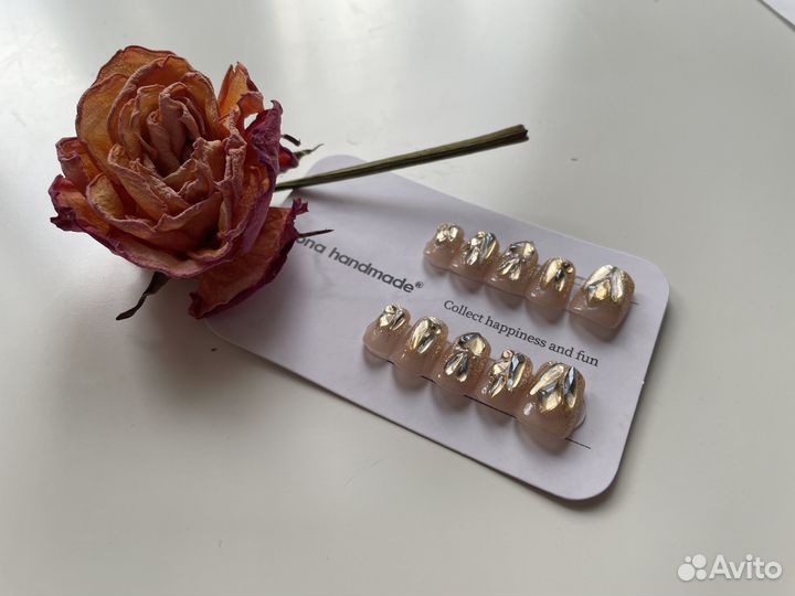 Накладные ногти с клеем