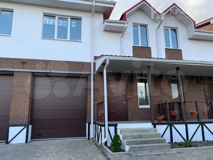 Таунхаус 173 м² на участке 2,8 сот.