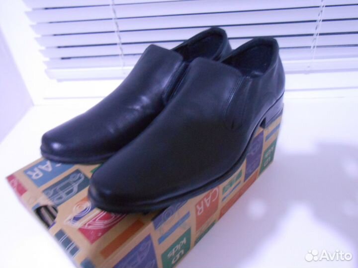 Продам туфли школьные для мальчика