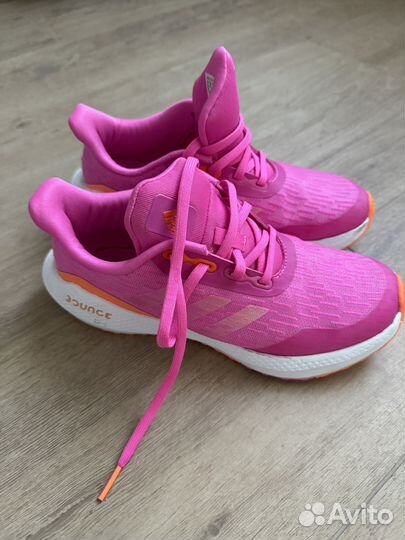 Кроссовки adidas