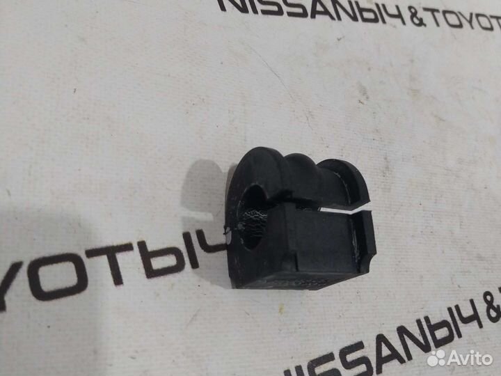 Втулка стабилизатора переднего Nissan Primera P11