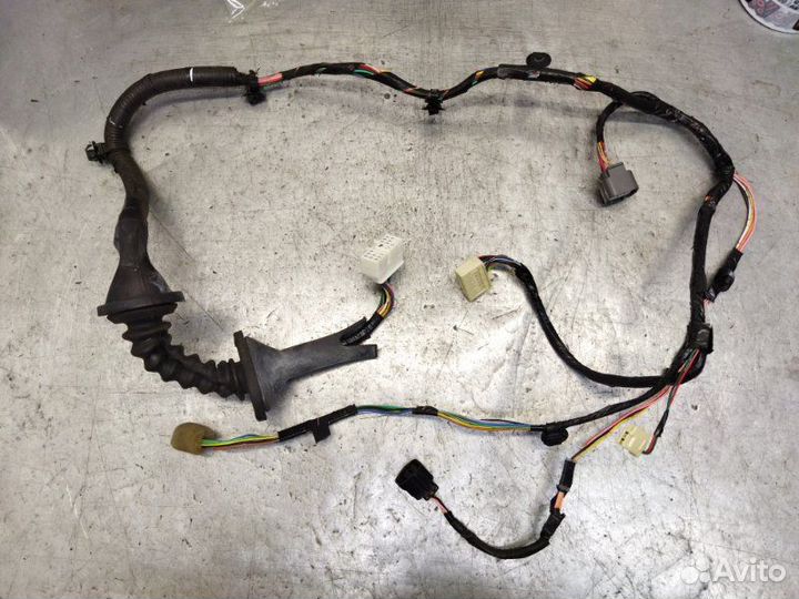 Проводка передняя левая Mitsubishi Lancer 9 седан