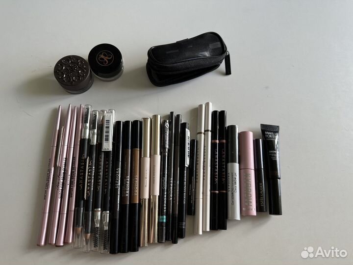 Продукты для бровей разных брендов