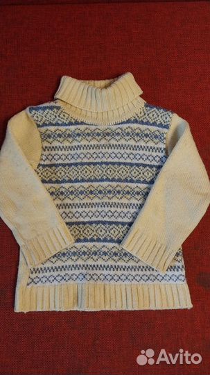 Свитер шерстяной