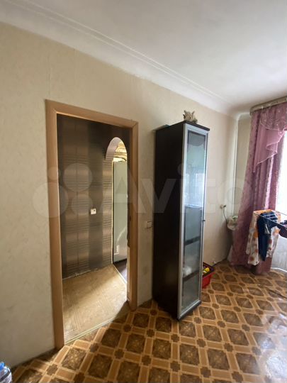 2-к. квартира, 43 м², 1/3 эт.