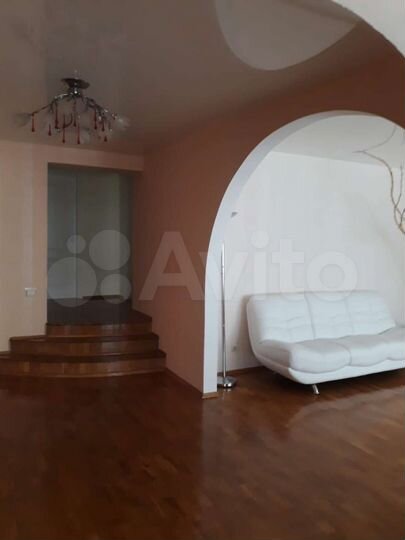 3-к. квартира, 142,8 м², 1/5 эт.