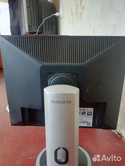 Монитор Samsung syncMaster 940n