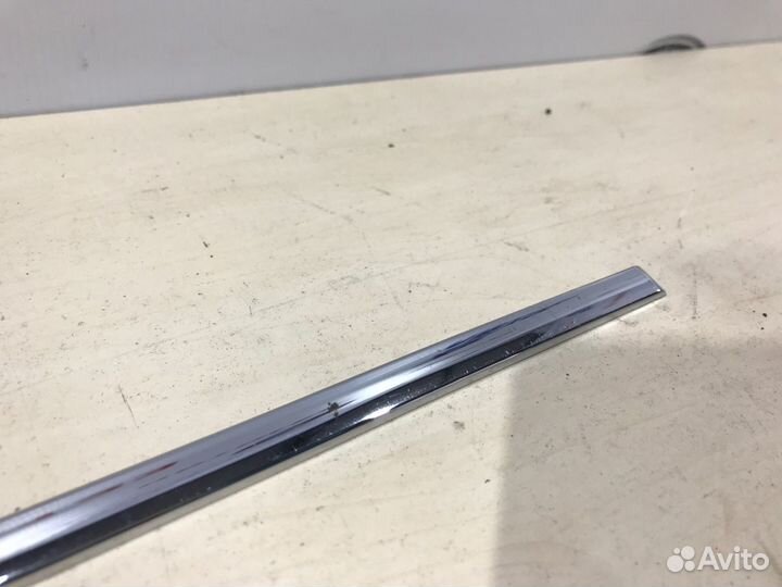 Молдинг двери задний правый Mercedes C200 W204