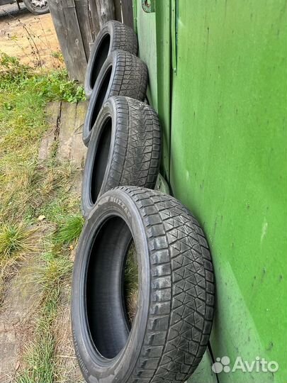 Bridgestone Blizzak DM-V2 235/55 R19