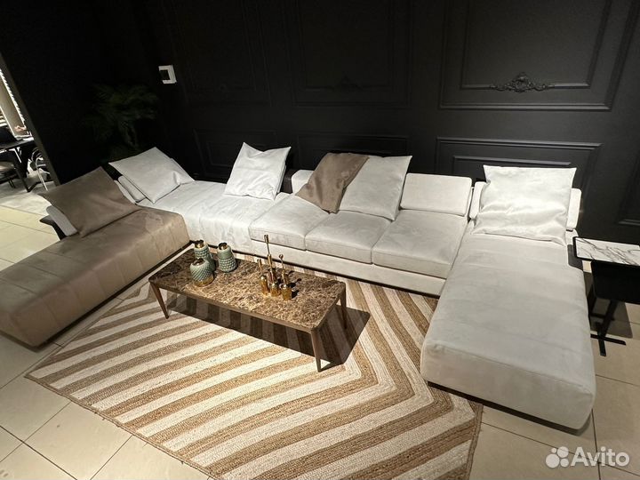 Большой диван Freeman