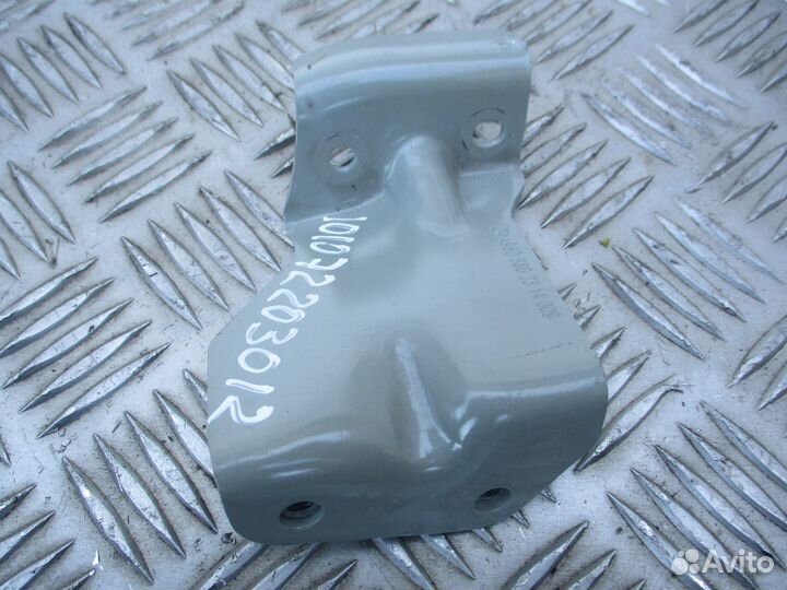 Кронштейн приборной панели Mercedes-Benz A96068023