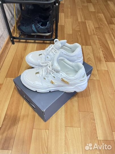 Кроссовки женские 38 размер натуральная кожа бу