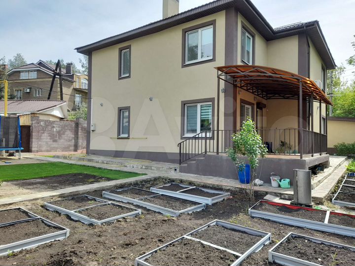 Дом 200 м² на участке 7 сот.