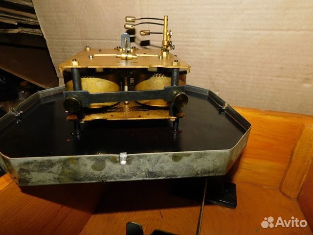 Старинные,настенные часы Янтарь СССР в интерьер и