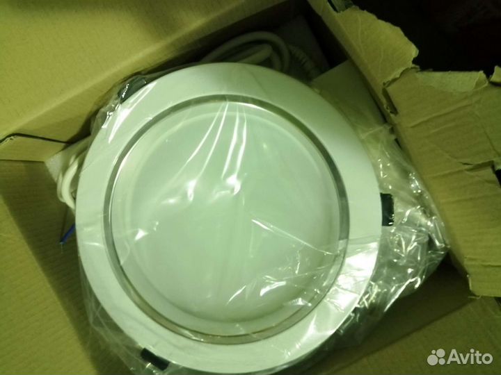 Светильник потолочный встраиваемый