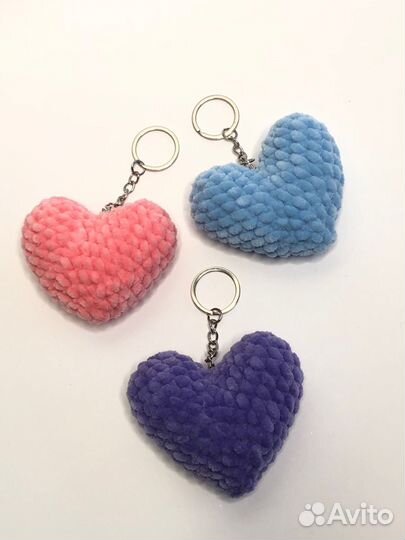 Вязаный плюшевый брелок сердце