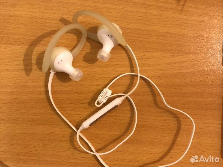 Наушники Samsung Level Active