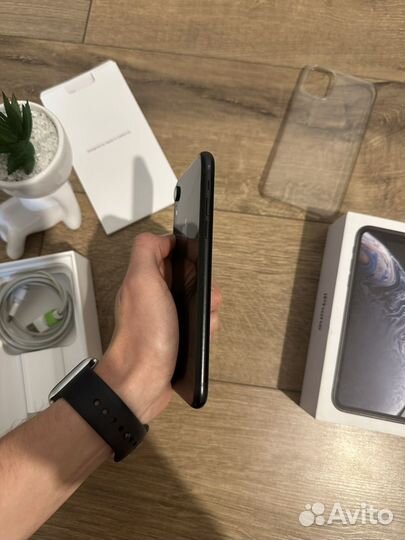 iPhone Xr, 64 ГБ