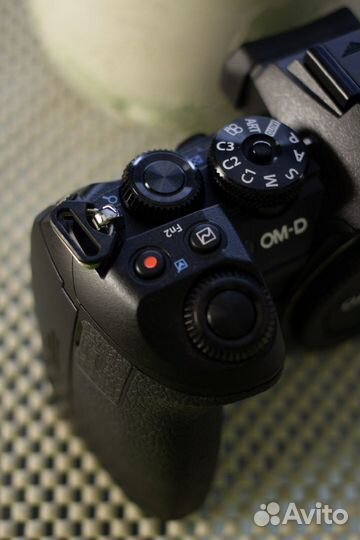 Olympus OM-D E-M5 Mark III kit 14-42mm EZ черный