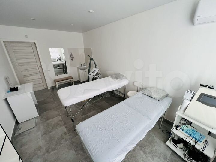 Косметология с помещением или без 90.1 м²