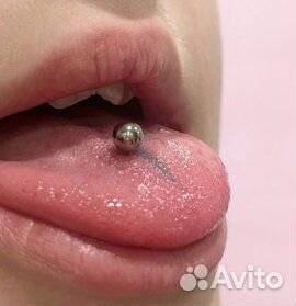 Модель на пирсинг