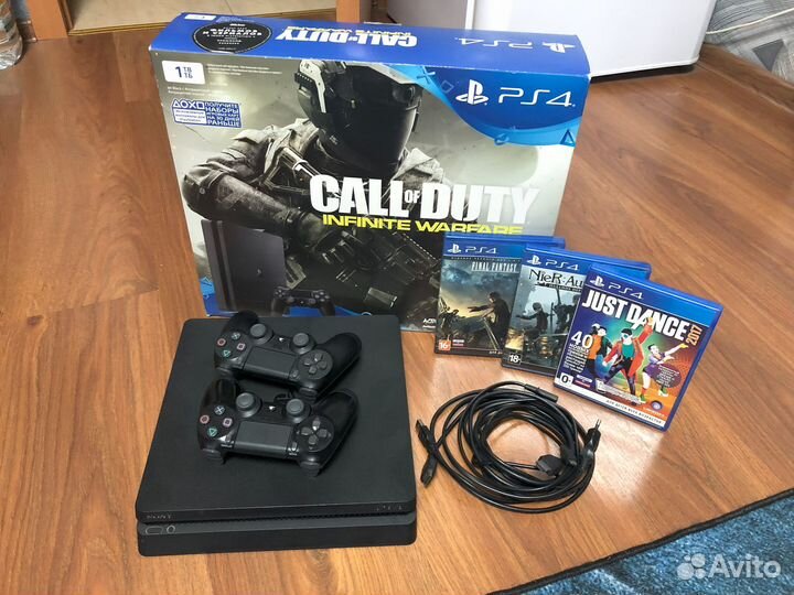 Sony PlayStation 4 Slim 1TB 2 геймпада