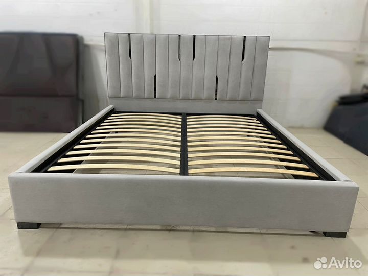 Кровать мягкая