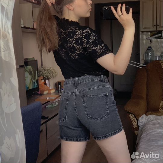 Шорты джинсовые, прозрачная блуза