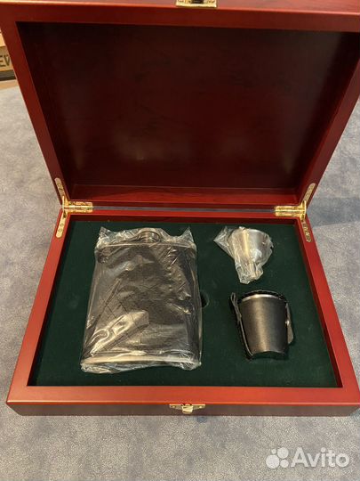 Подарочный набор в деревянной коробке