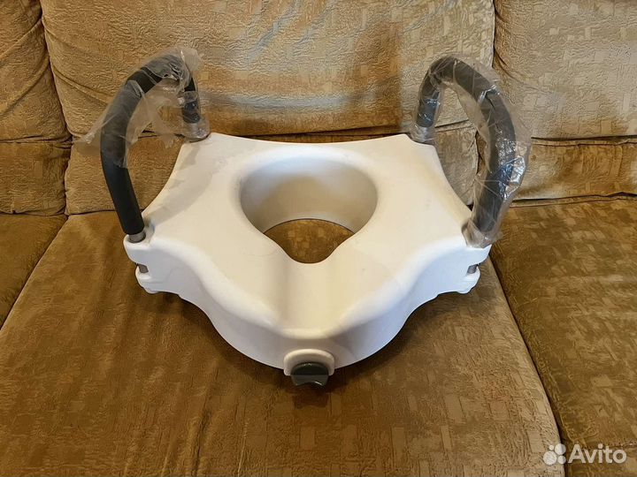 Насадка на унитаз после операции