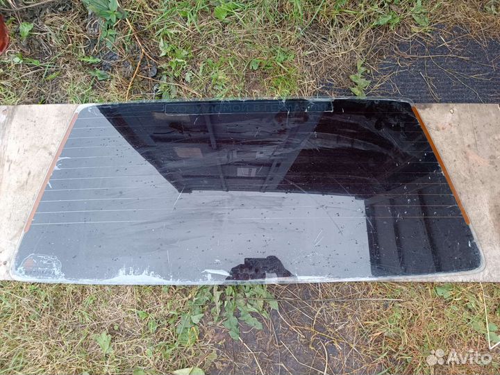 Заднее стекло Volkswagen Golf 2