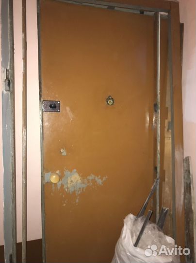 Металлическая дверь бу