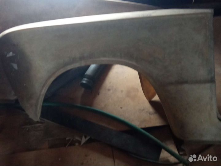 Пластиковые крылья 2101