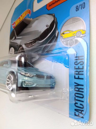 Hot wheels BMW M4 модель 1:64