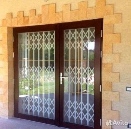 Раздвижные решетки стальные