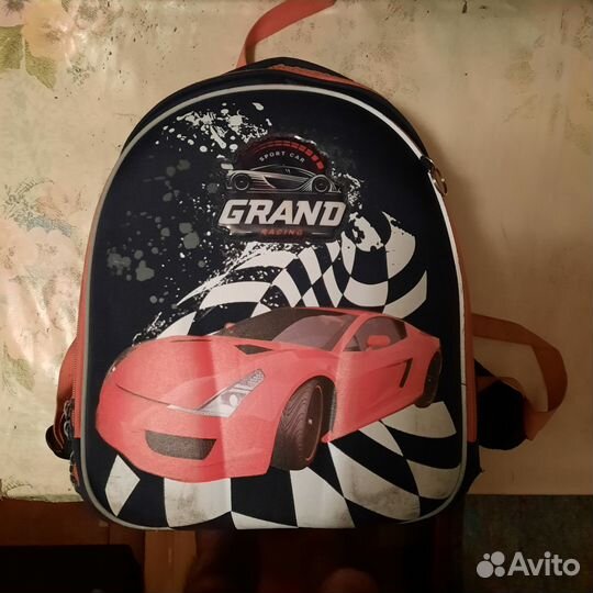 Рюкзак школьный в отличном состоянии