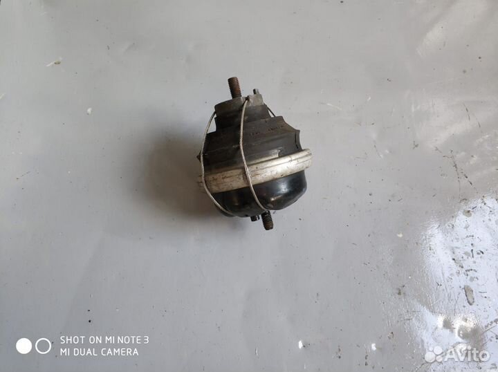 Опора двигателя Вольво Volvo 3536226 960 S90