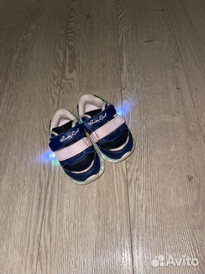 Кроссовки для девочки 20