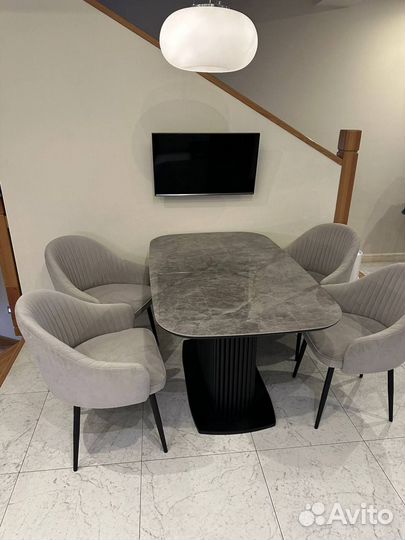 Стол из керамогранита