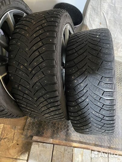 Michelin X-Ice North 4 245/40 R19