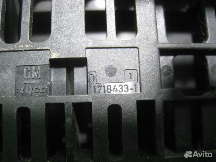 Блок предохранителей моторный Opel Corsa D 2007