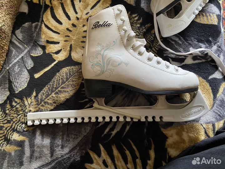 Коньки детские,на девочку
