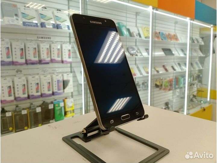 Samsung Galaxy J7 (2016)