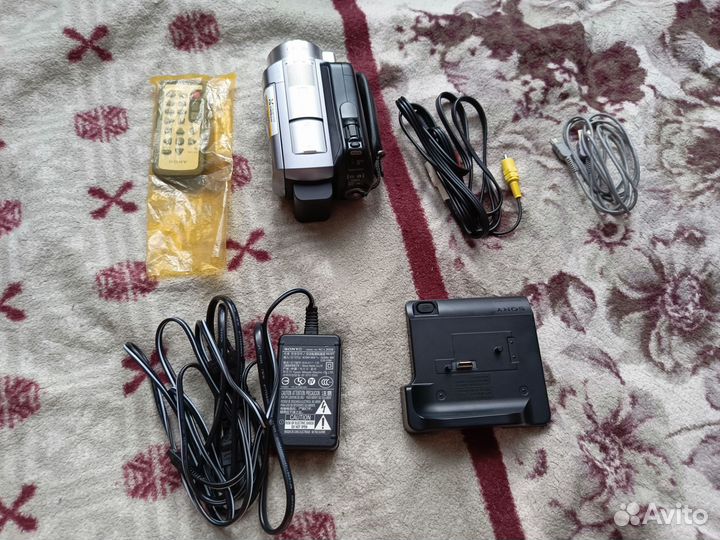 Видеокамера sony DCR-SR220